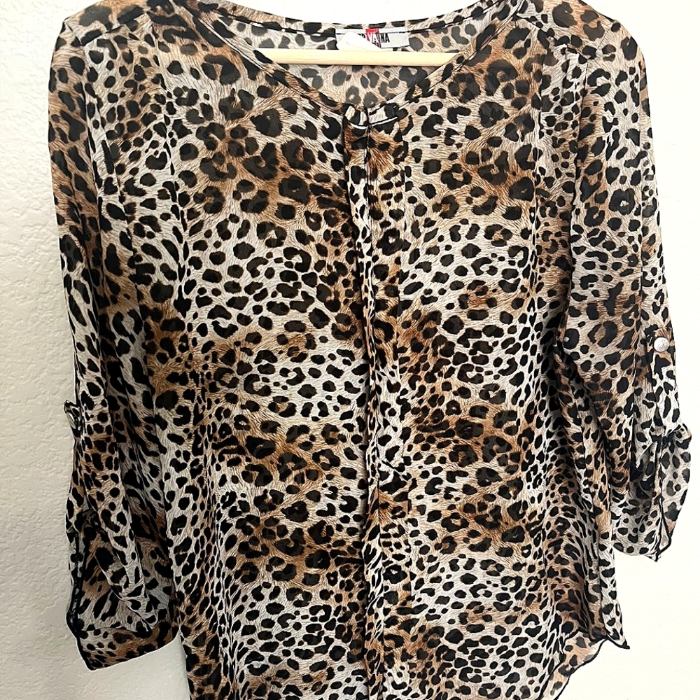 Animal print mid sleeves blouse